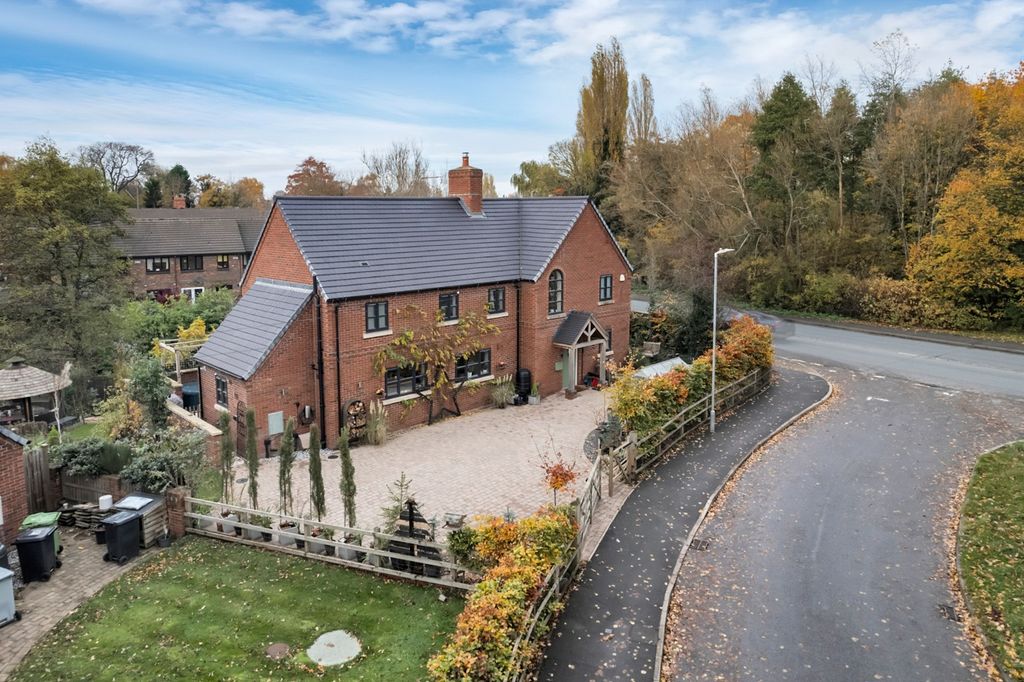 Property photo 1 of 41 4638101