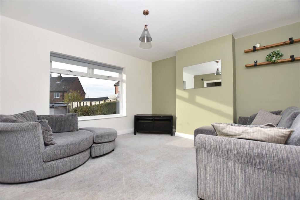 Property photo 2 of 29 Picture No. 16