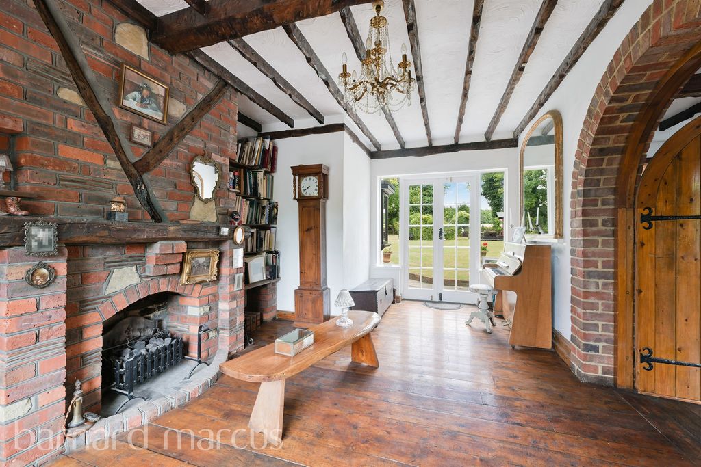 Property photo 2 of 10