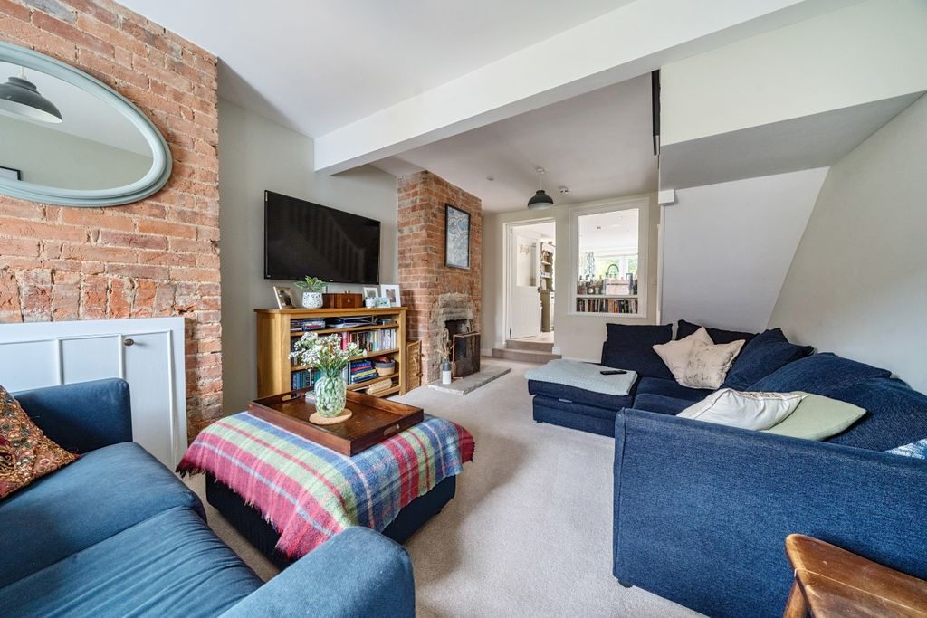 Property photo 3 of 11 1294883-11-682F18...