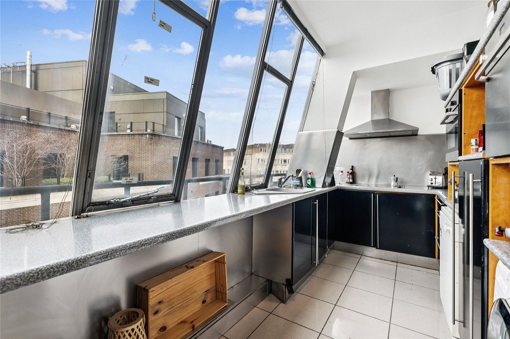 Property photo 3 of 14 Kitchen