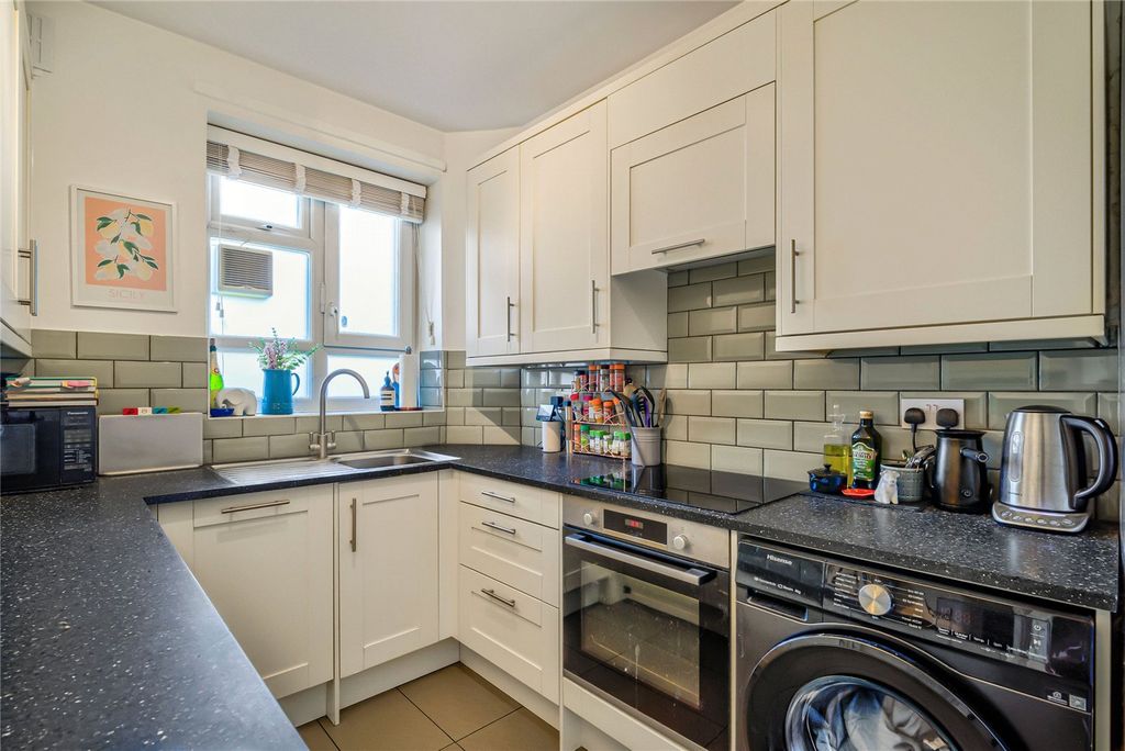 Property photo 2 of 16 Picture No. 07