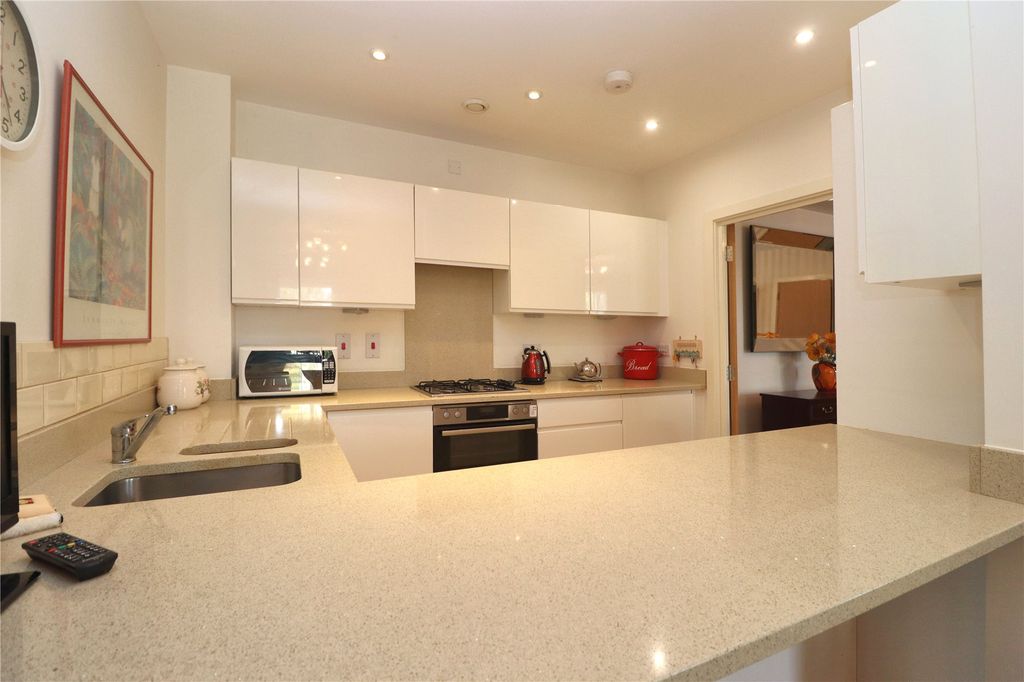 Property photo 3 of 13 Picture No. 10