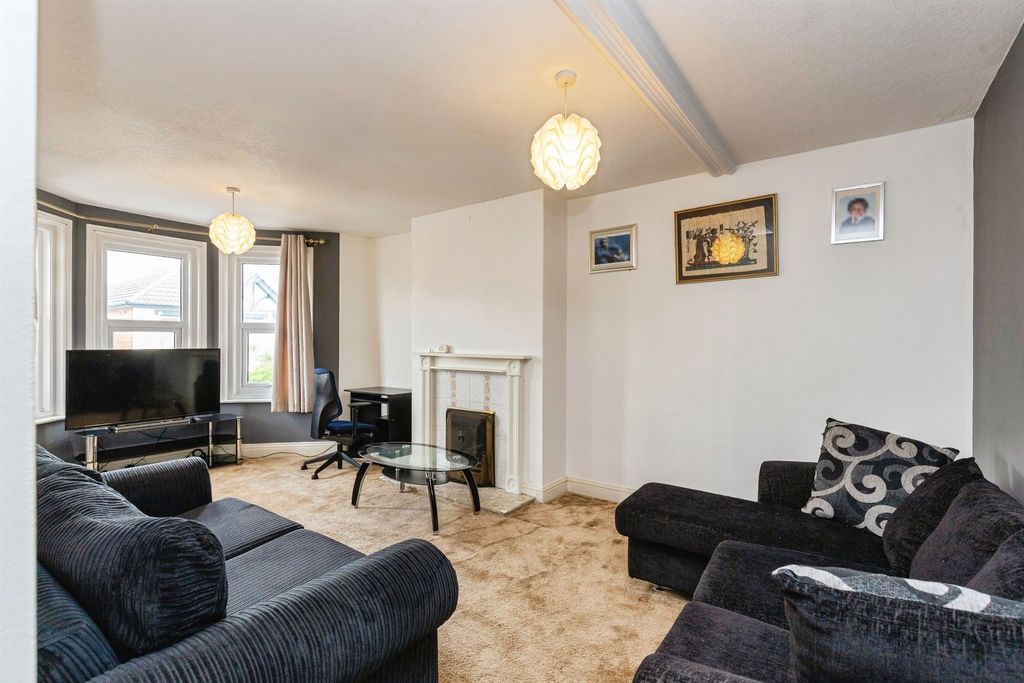 Additional image 5 of 2 bed flat for saleMarkham Road, Bournemouth BH9
