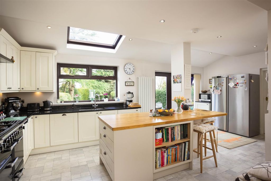 Property photo 3 of 16 00005.Jpg