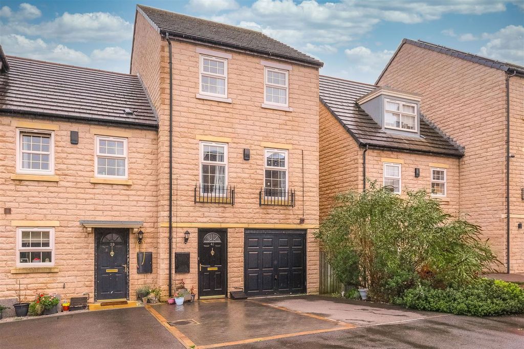 Property photo 1 of 25