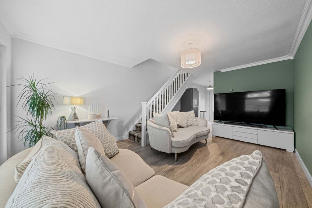 Property photo 2 of 21