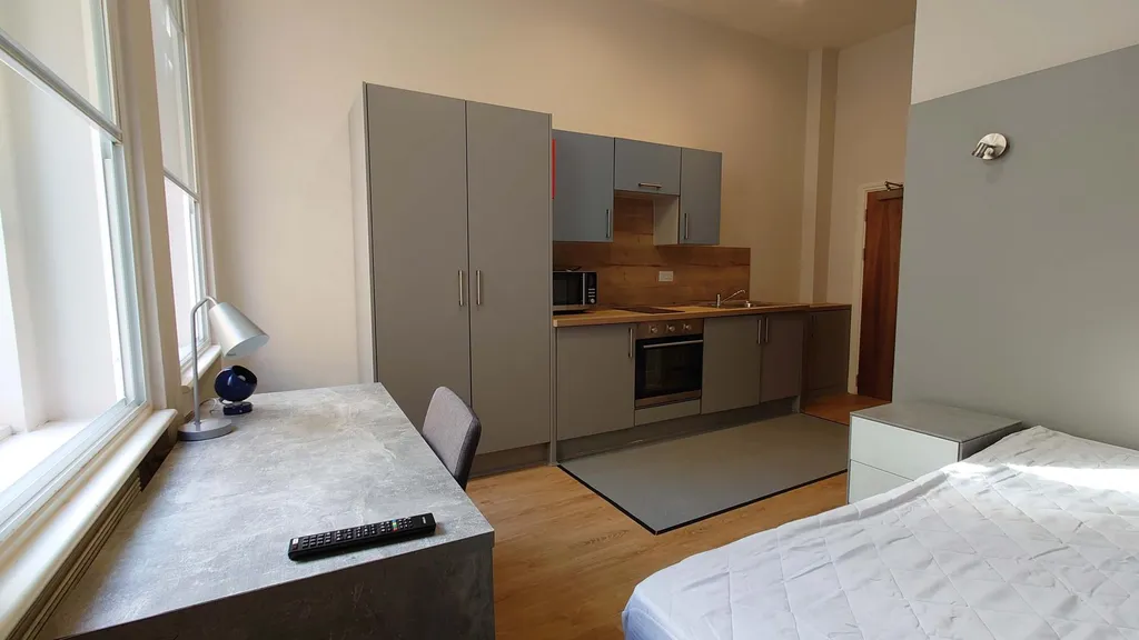 Apartment in Portsmouth, Somers Town - View 3