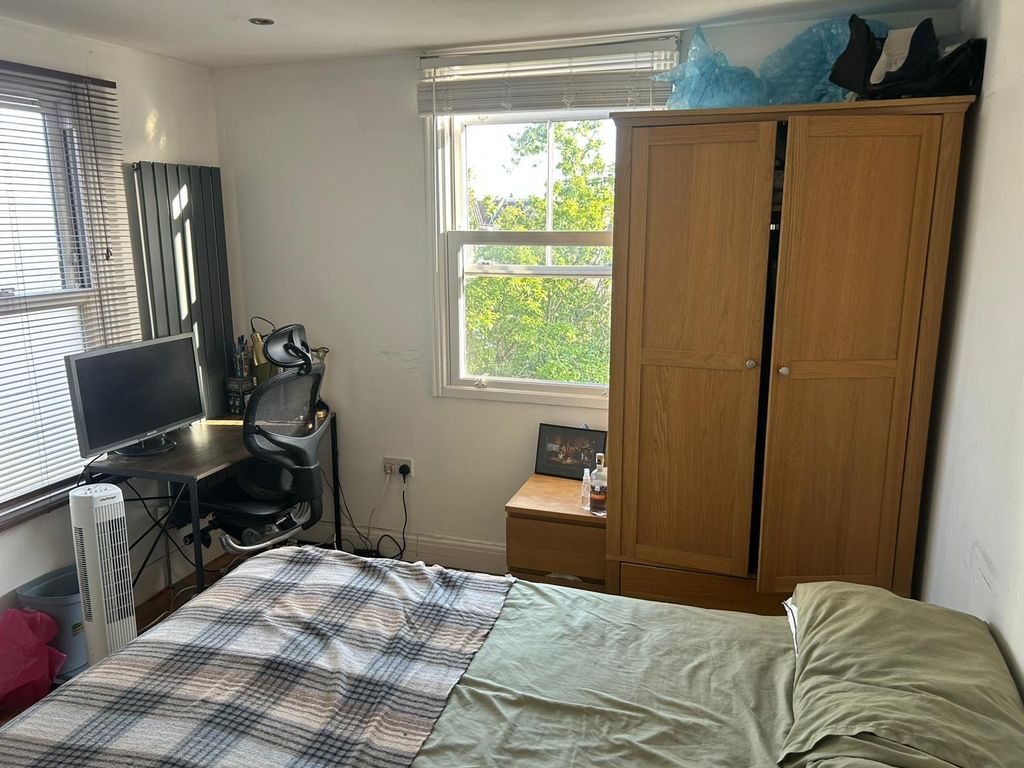 Property photo 3 of 3