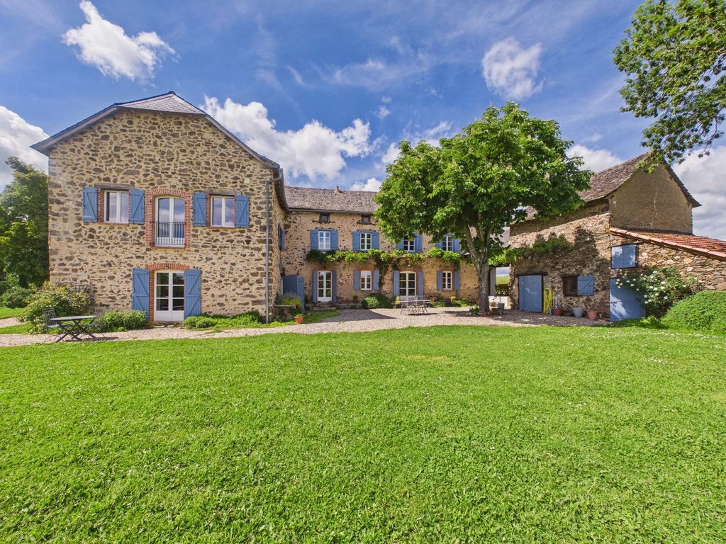 Property photo 1 of 15 Main Exterior View