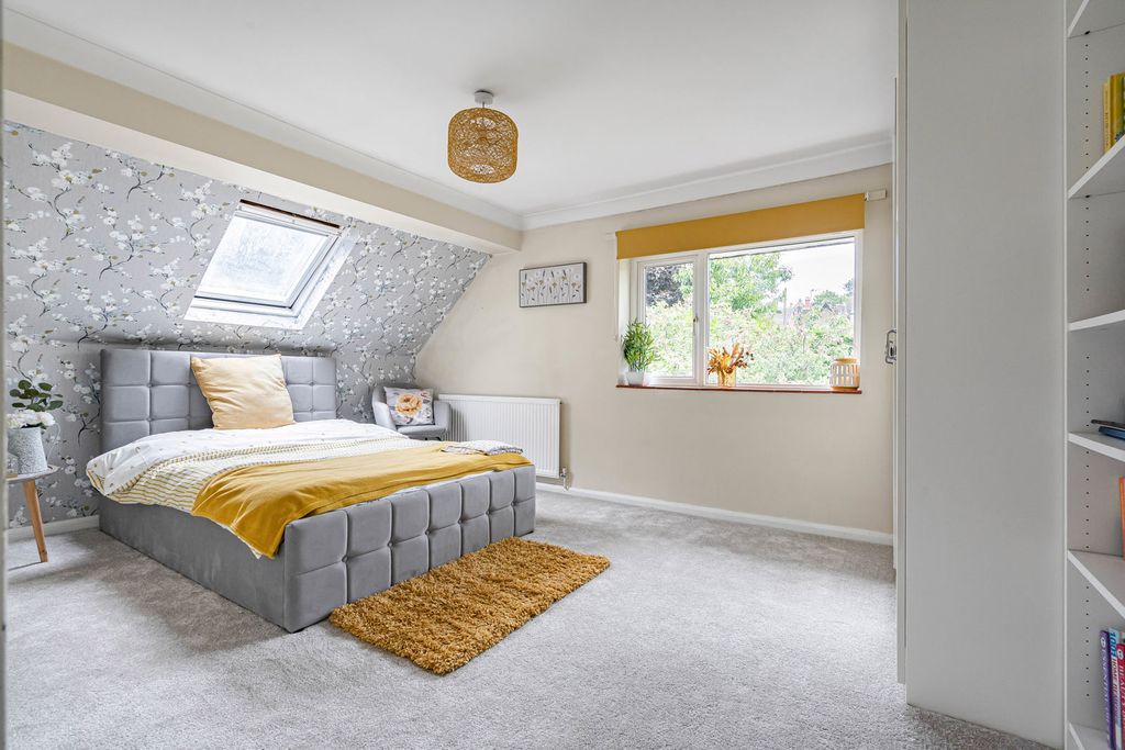 Additional image 8 of 5 bed detached house for saleManor Road, Aldershot, Hampshire GU11