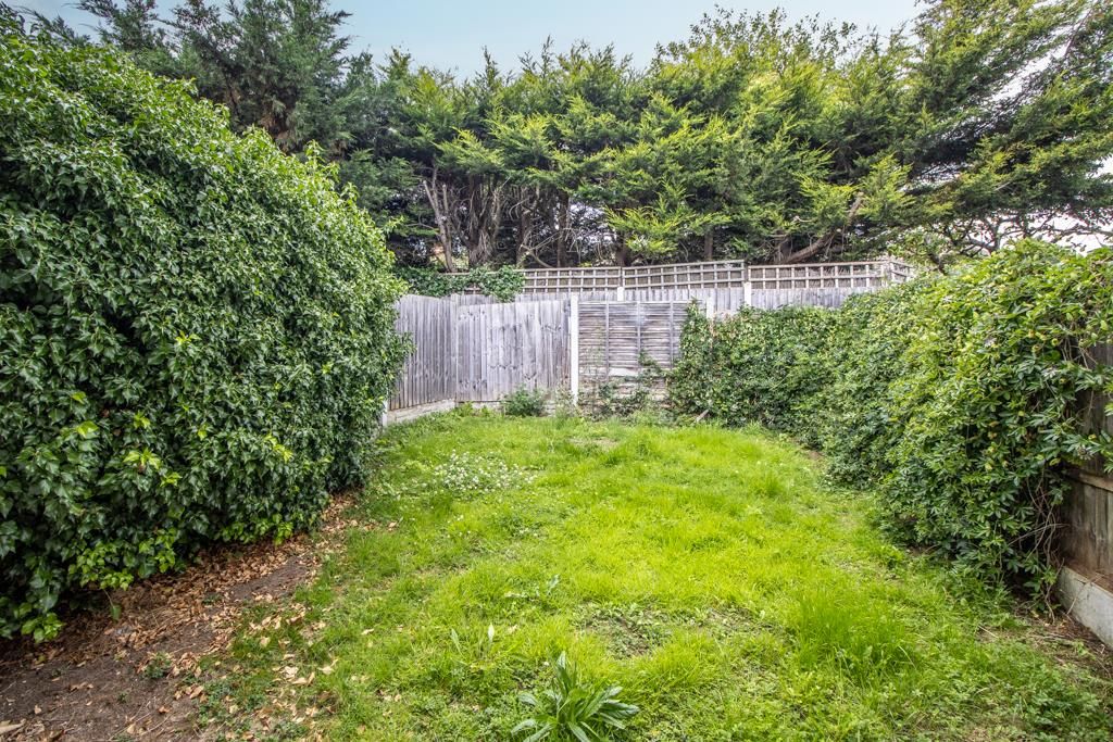 Property photo 2 of 12 Garden