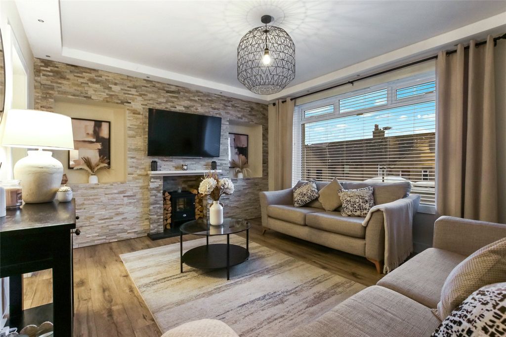 Property photo 2 of 17 Picture No. 04