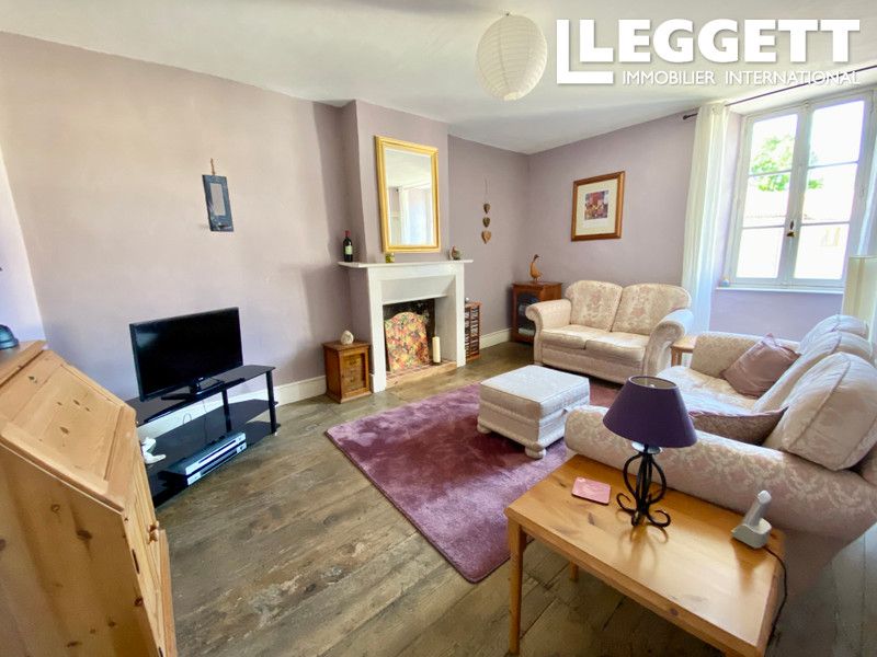 Property photo 2 of 10