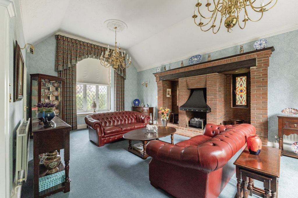 Property photo 3 of 15 Sitting Room