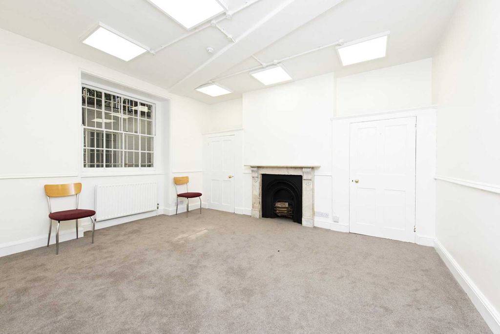 Property photo 3 of 21