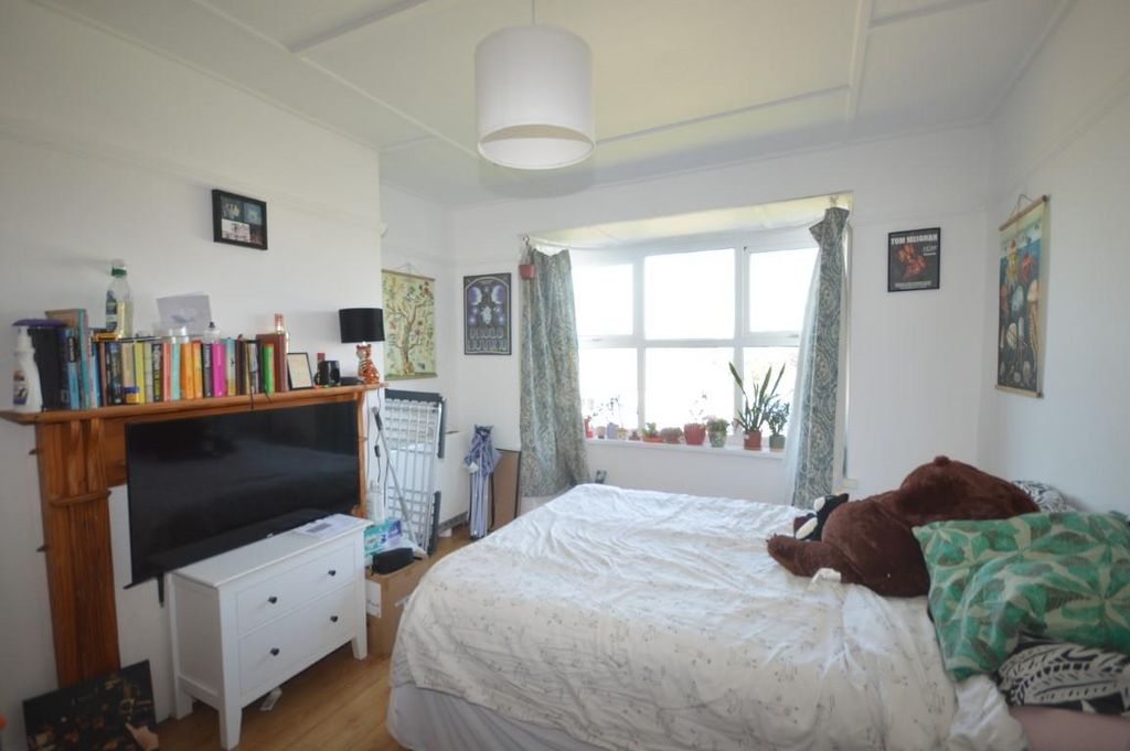 Property photo 3 of 13 Dsc_0001 (Medium).Jpg
