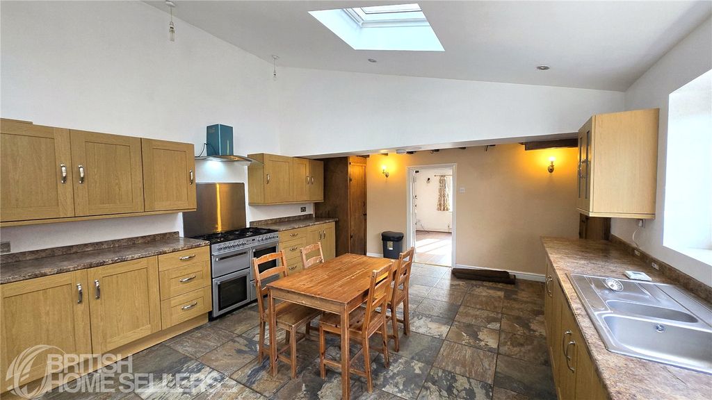 Property photo 3 of 13 Picture No. 11