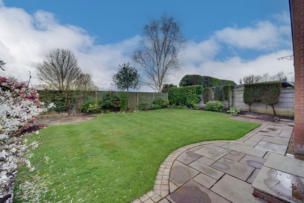 Property photo 2 of 20