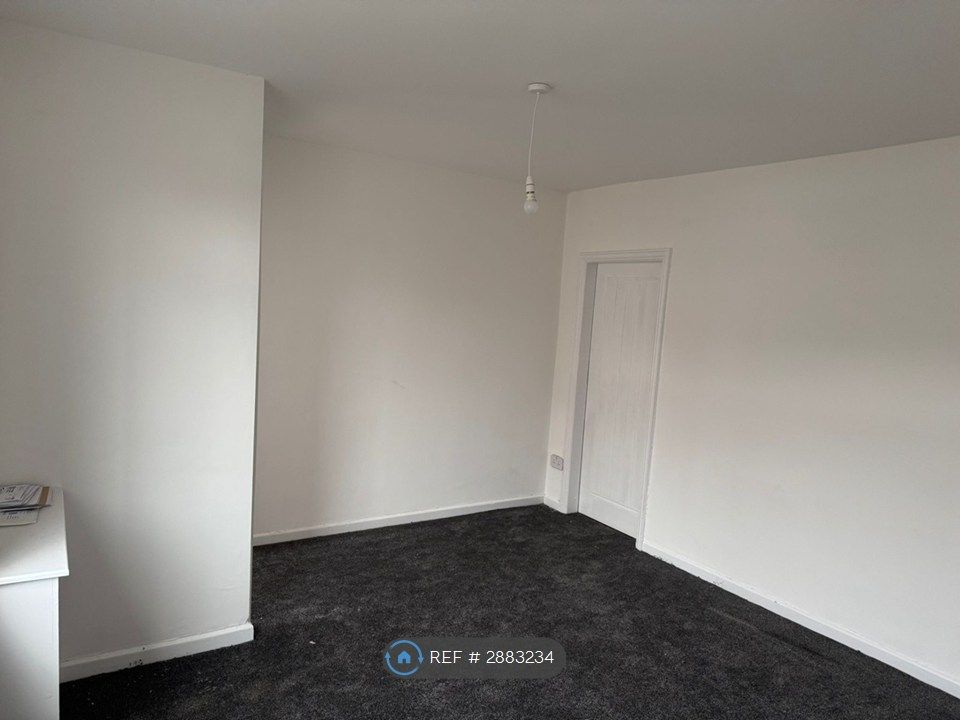 Property photo 3 of 18 Living Room 2