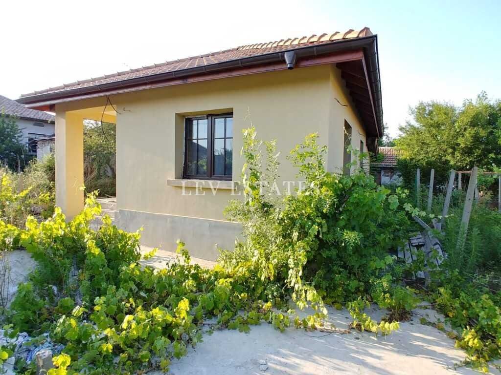 Property photo 1 of 10