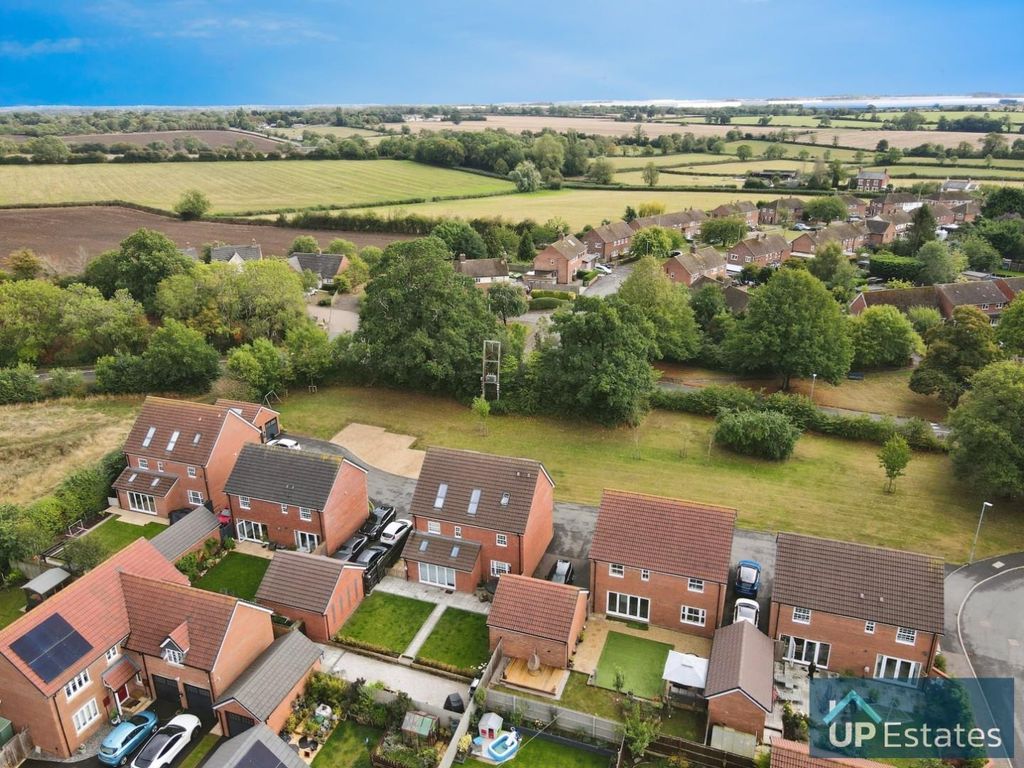 Property photo 3 of 33 Aerial