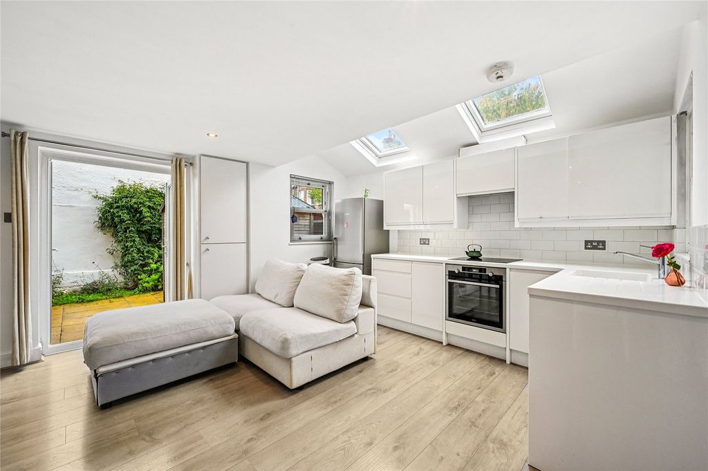 Property photo 2 of 15 Prairie Street