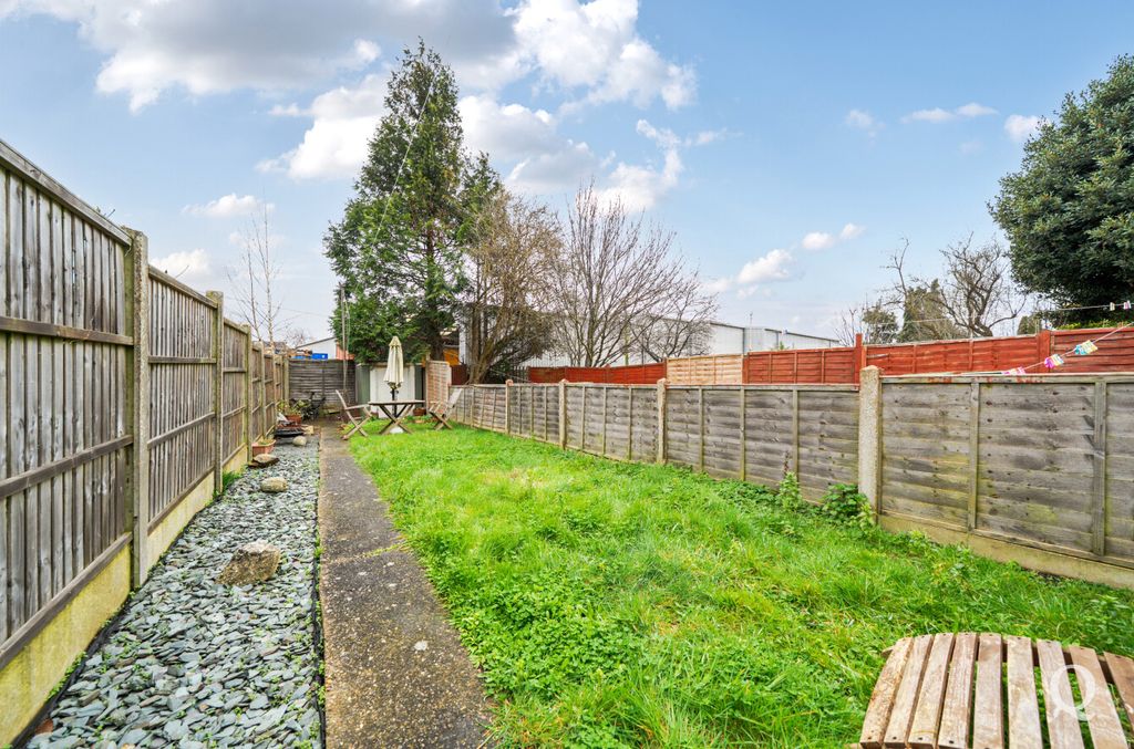 Property photo 3 of 21 8A5Ff69B-Ca1c-42F...