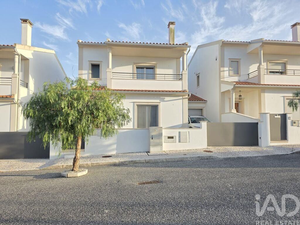 Property photo 1 of 39