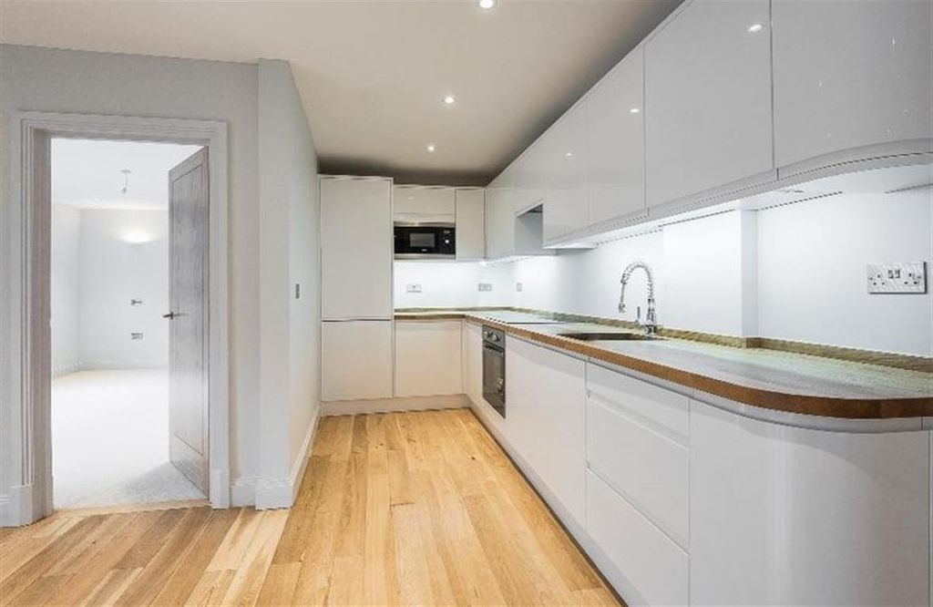 Property photo 1 of 6 Kitchen