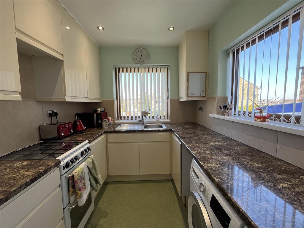 Property photo 2 of 17 Kitchen