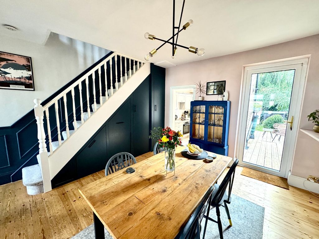 Property photo 2 of 17 5905755