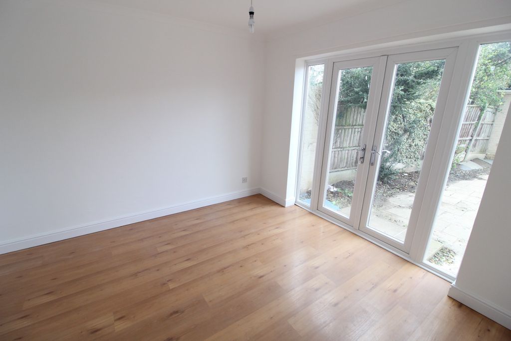 Property photo 3 of 11 3317927
