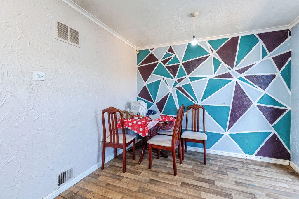 Property photo 2 of 15 Pbox-Img.Jpg