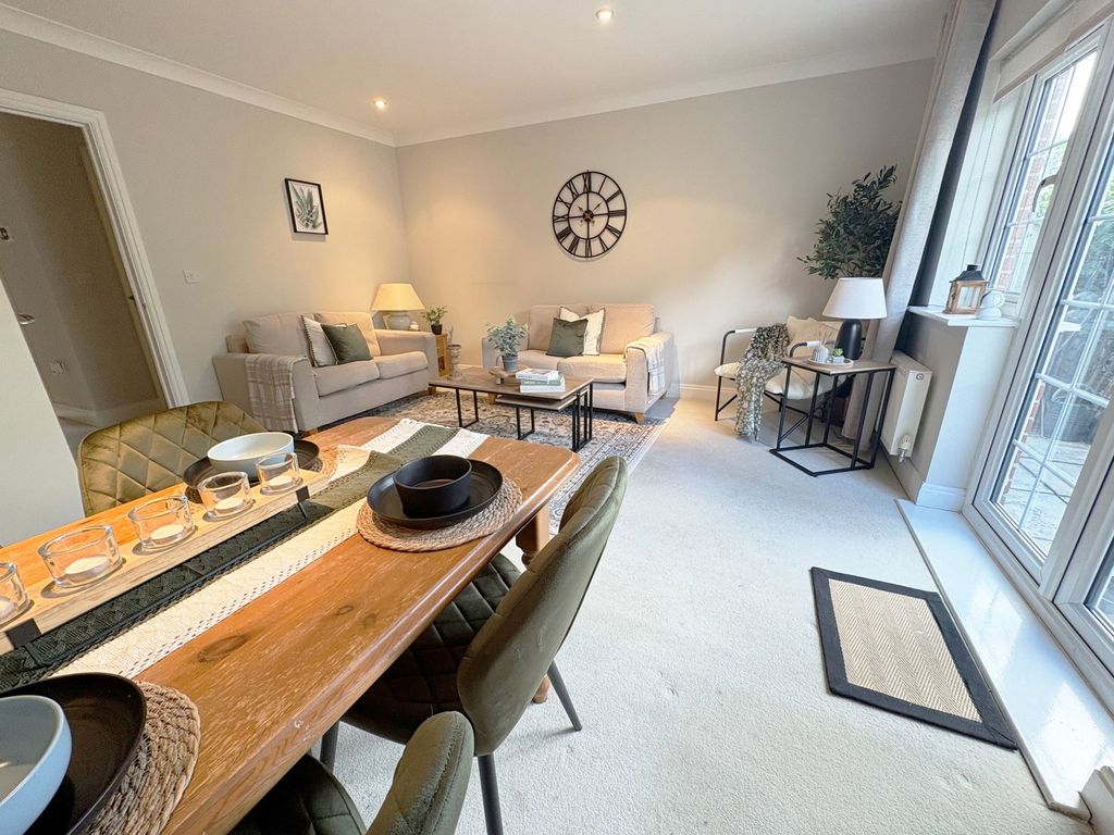 Property photo 2 of 33