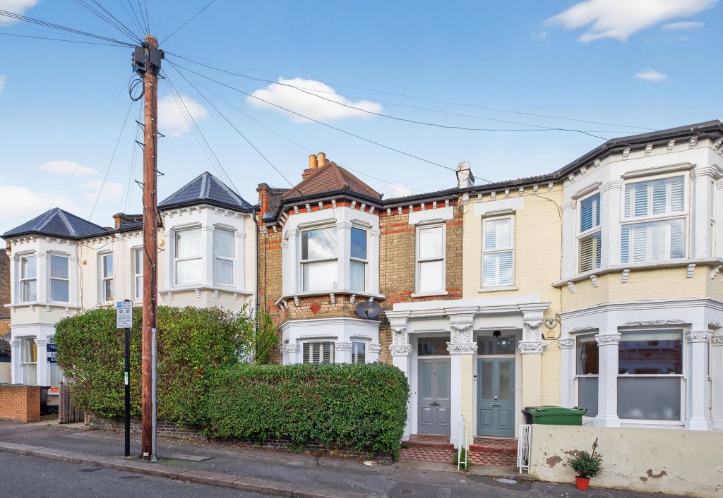 Property photo 2 of 20