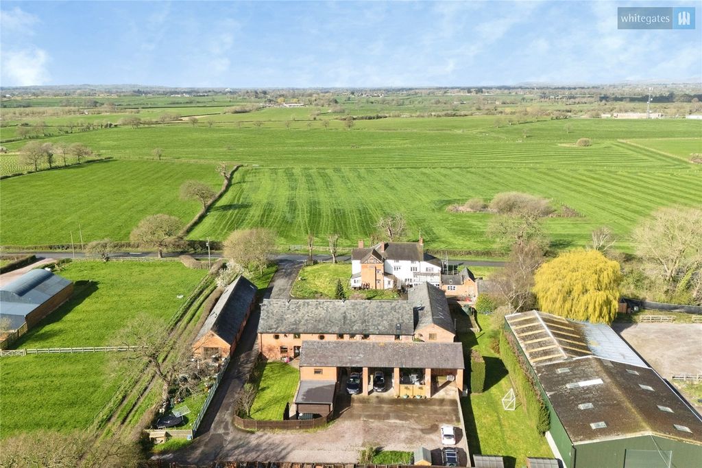 Property photo 2 of 32 Picture No. 40