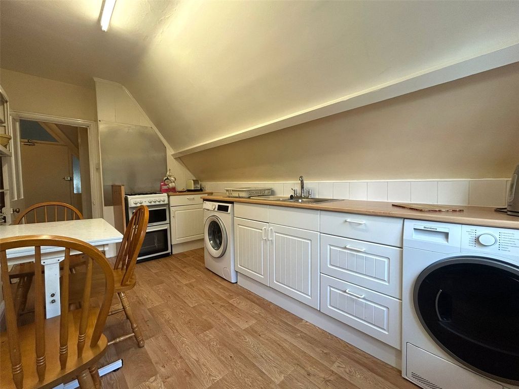 Property photo 1 of 7 Kitchen