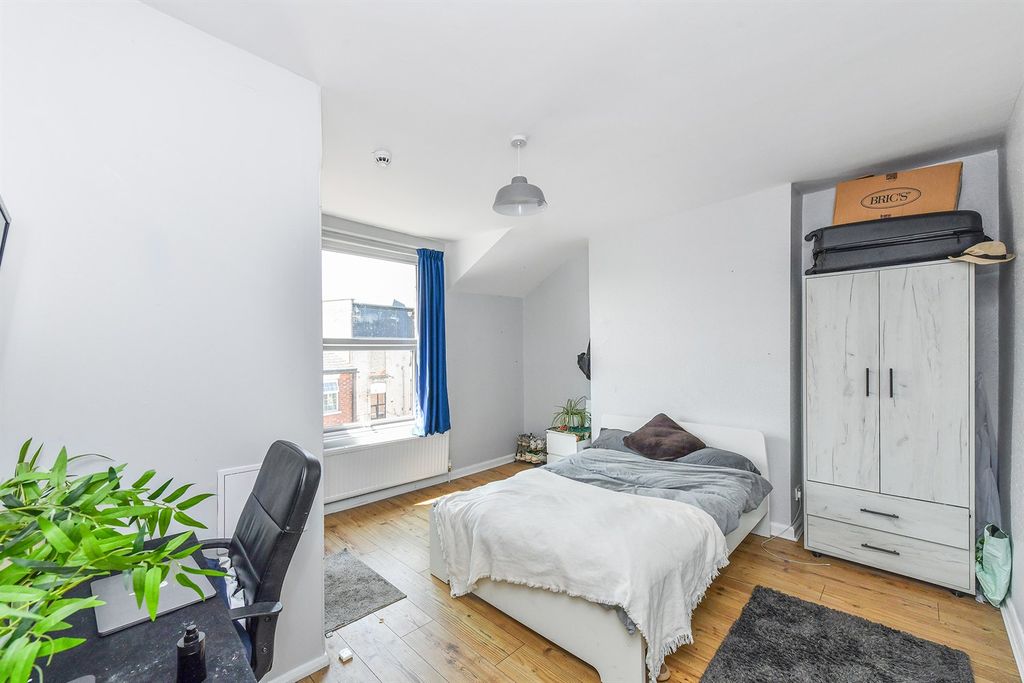 Property photo 1 of 18 (Main)