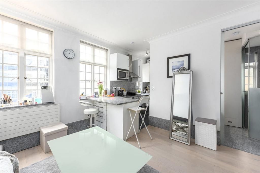 Property photo 1 of 9