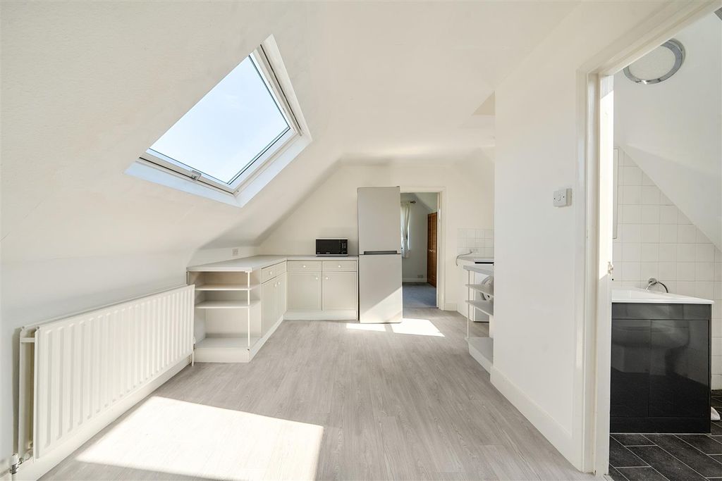 Property photo 3 of 13 1466641-10-6A15Fce19Ac8c.Jpg