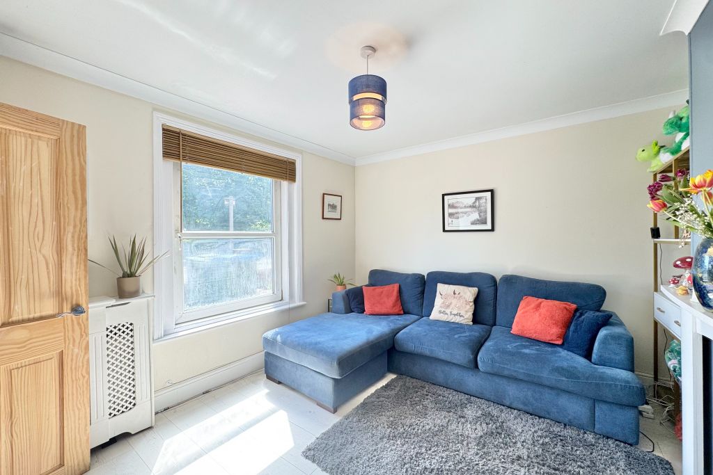 Property photo 3 of 14 Sitting Room