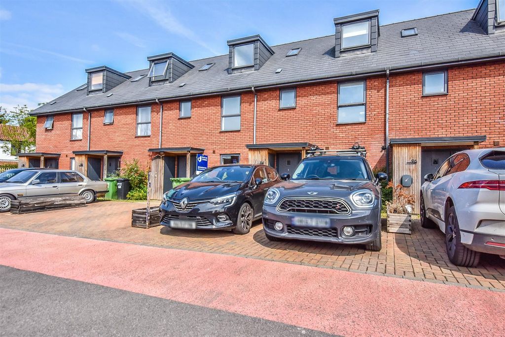 Property photo 1 of 16 Cp4_1010-2.Jpg