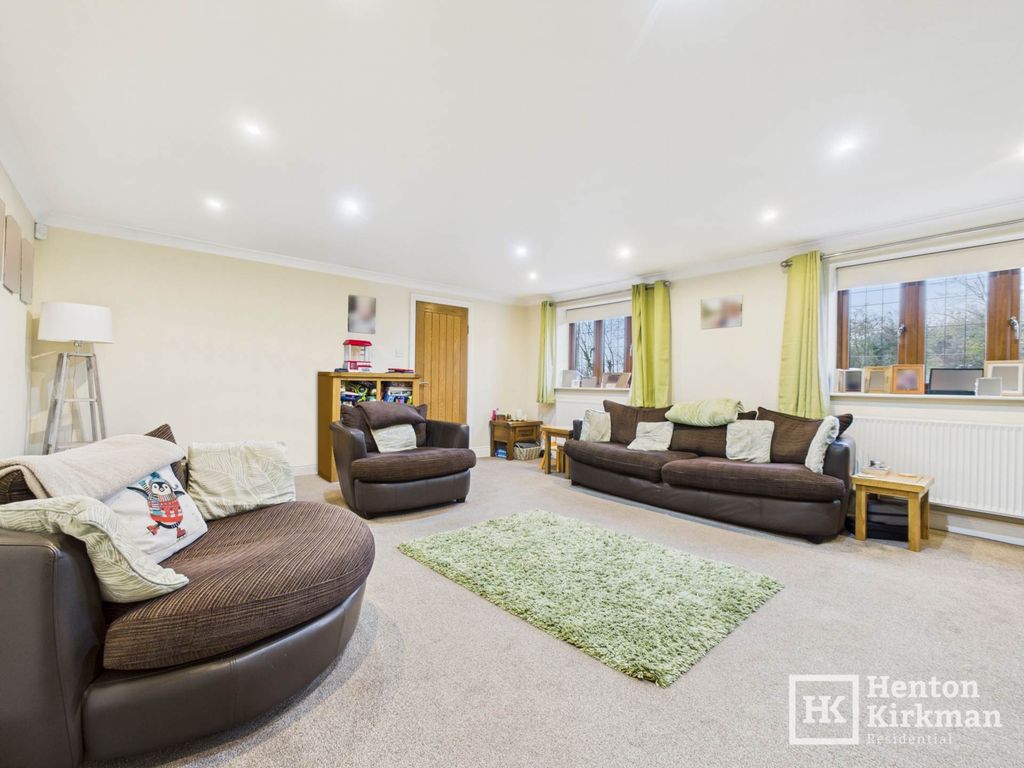 Property photo 3 of 40