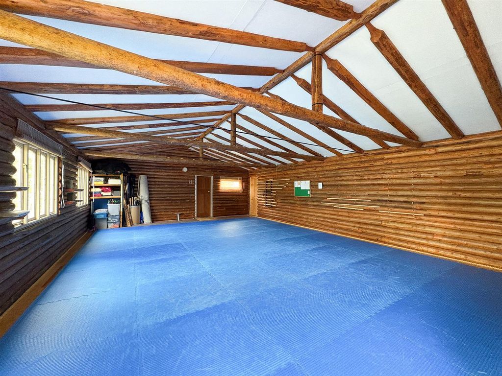 Property photo 2 of 17 Studio.Jpg