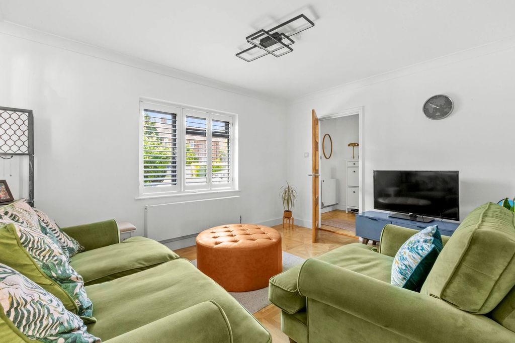 Property photo 3 of 12