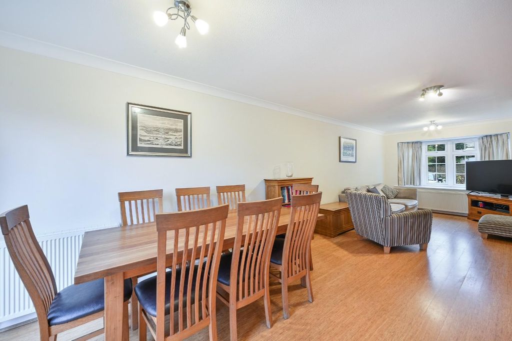 Property photo 3 of 14 Stagbury House, (1).Jpg