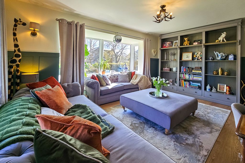 Property photo 3 of 37