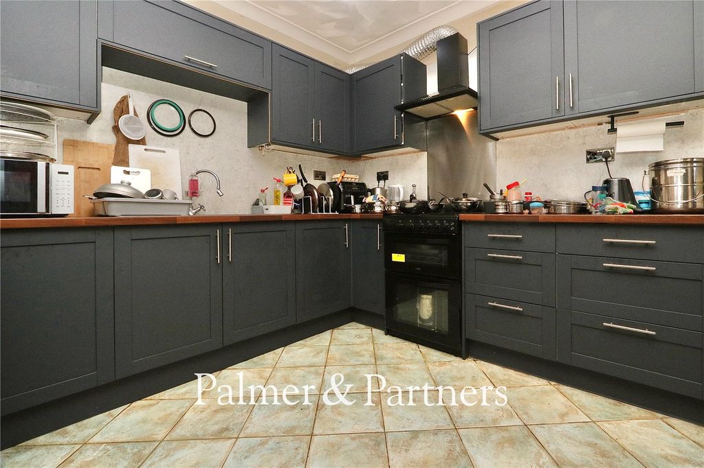 Property photo 3 of 19 Picture No. 06