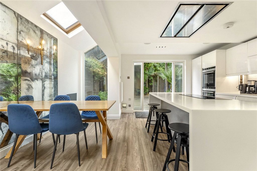 Property photo 2 of 26 Picture No. 04